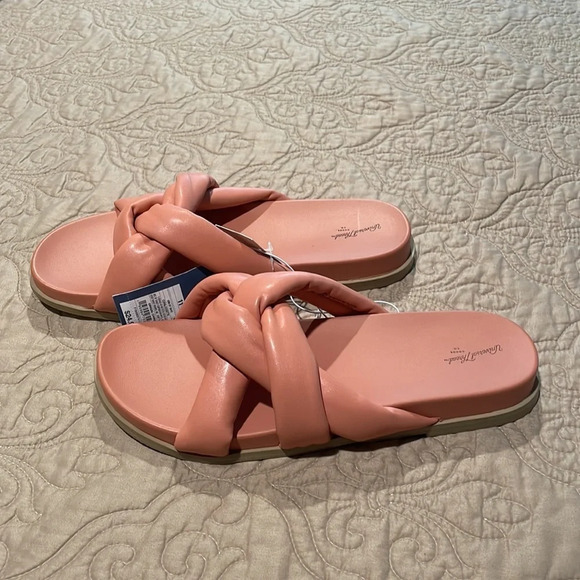 Cute Women’s Sandals - Picture 2 of 9